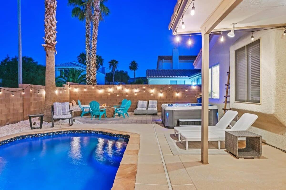 Holiday home Stunning 4br Getaway W Pool, Hot Tub, & Firepit *