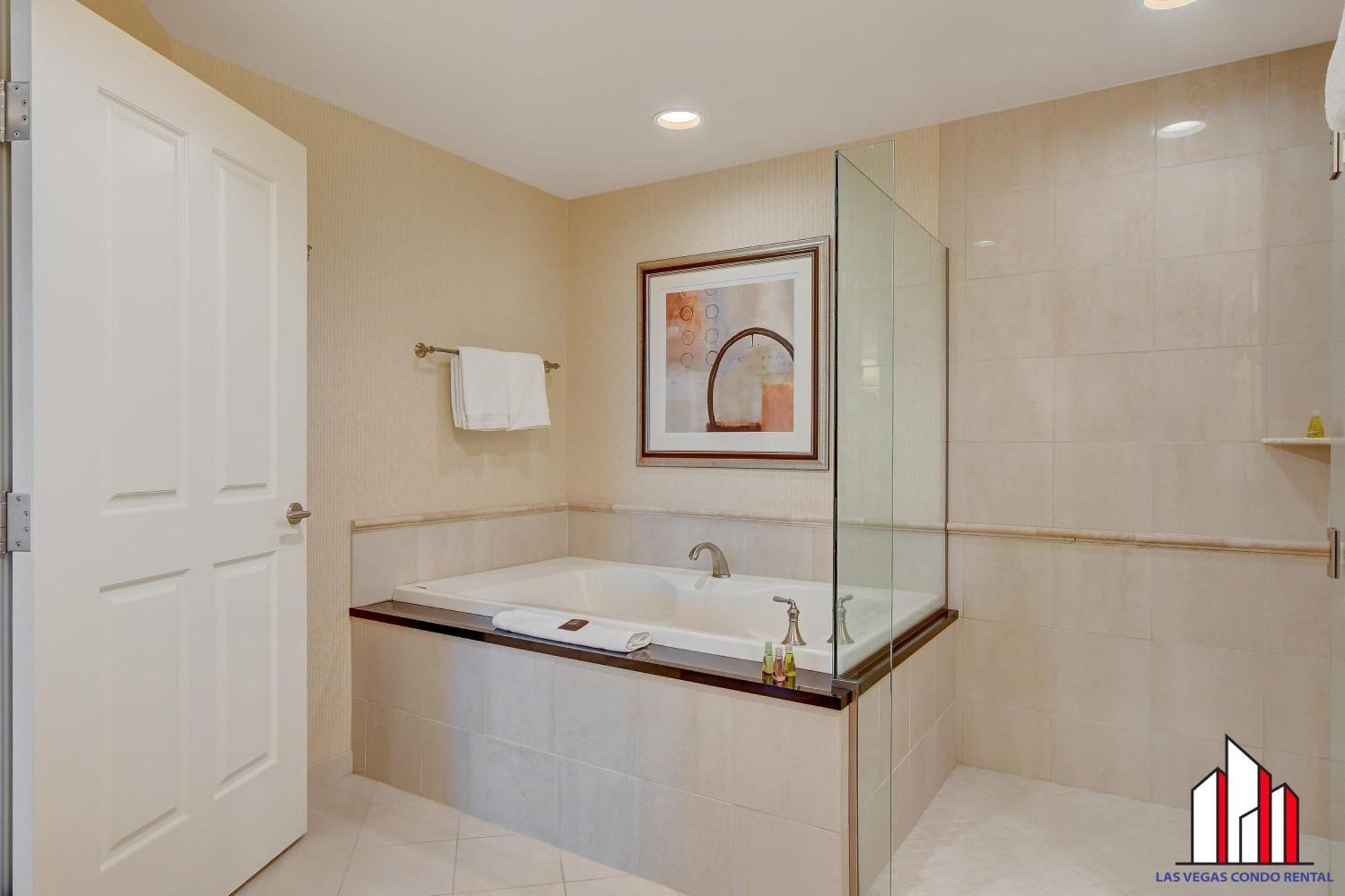 Mgm Signature-28-719 Strip View Jacuzzi Ferienhaus *