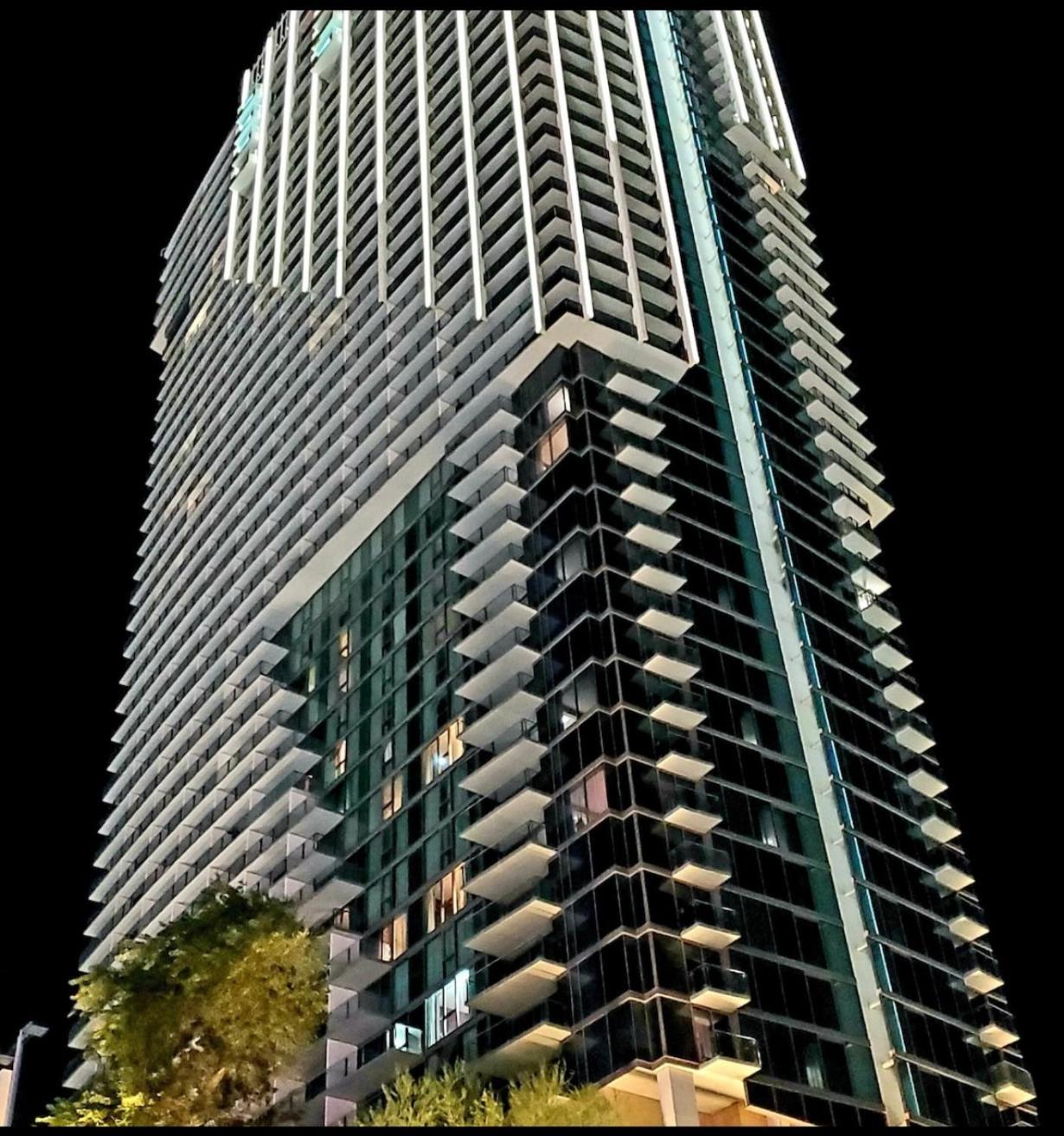 Palms Place Residential Tower 5*