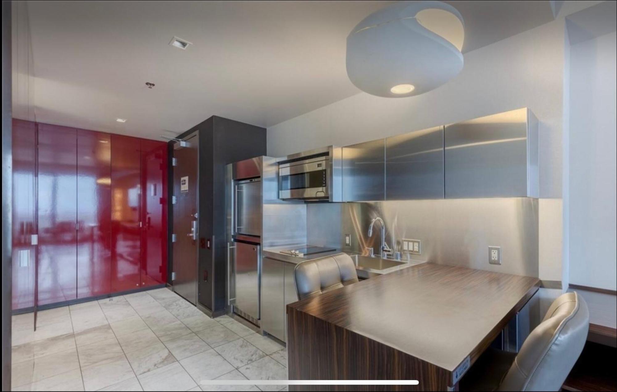 Palms Place Residential Tower Hotel