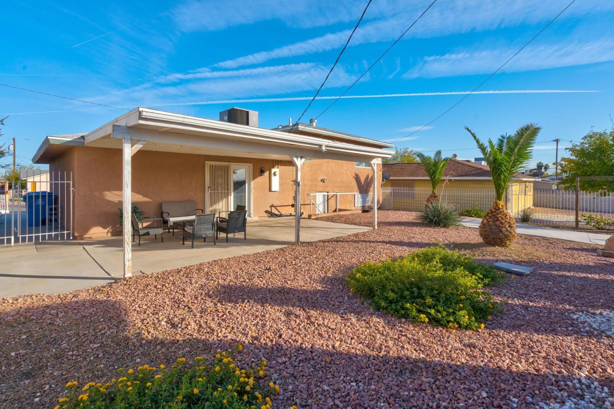 Family Reunion, Remodeled, King Beds, X-box, Desks Holiday home *