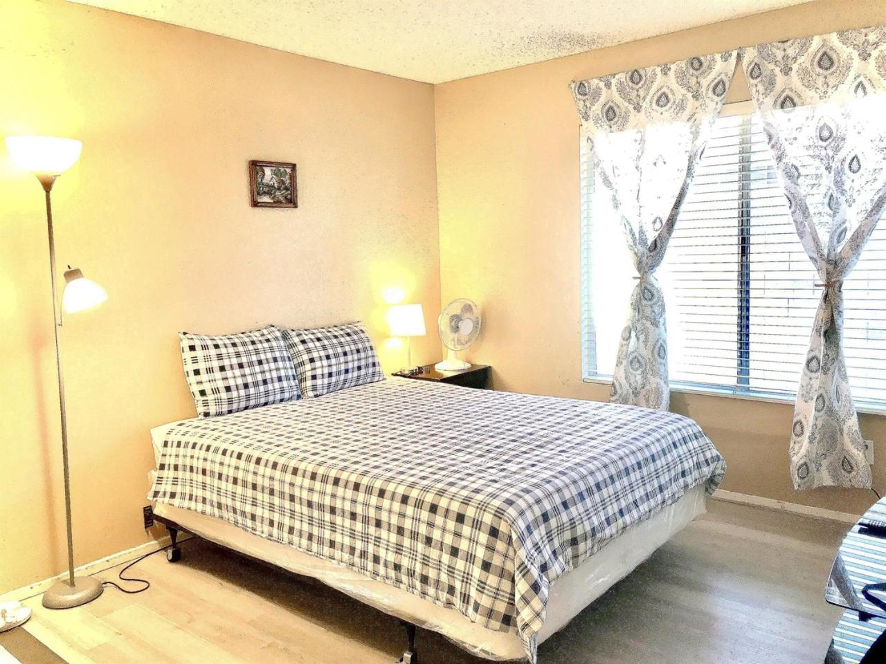Independent Bedroom With Private Bathroom#2 Guest house Las Vegas