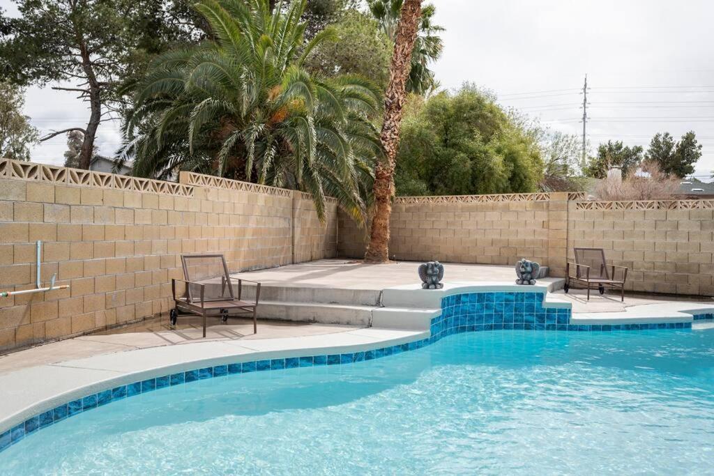Vegas Fun In The Sun, Strip Holiday home *