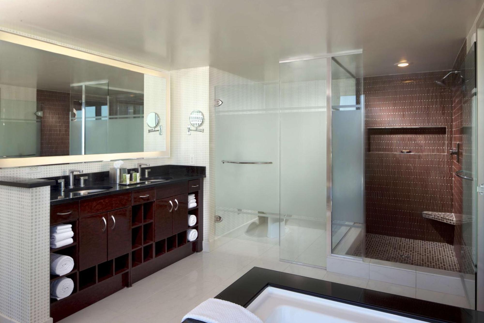 Hilton Grand Vacations Club Elara Center Strip Vegas Resort