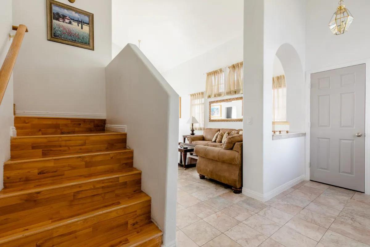 Rose Canyon- 5 Bedroom In Vegas Holiday home *