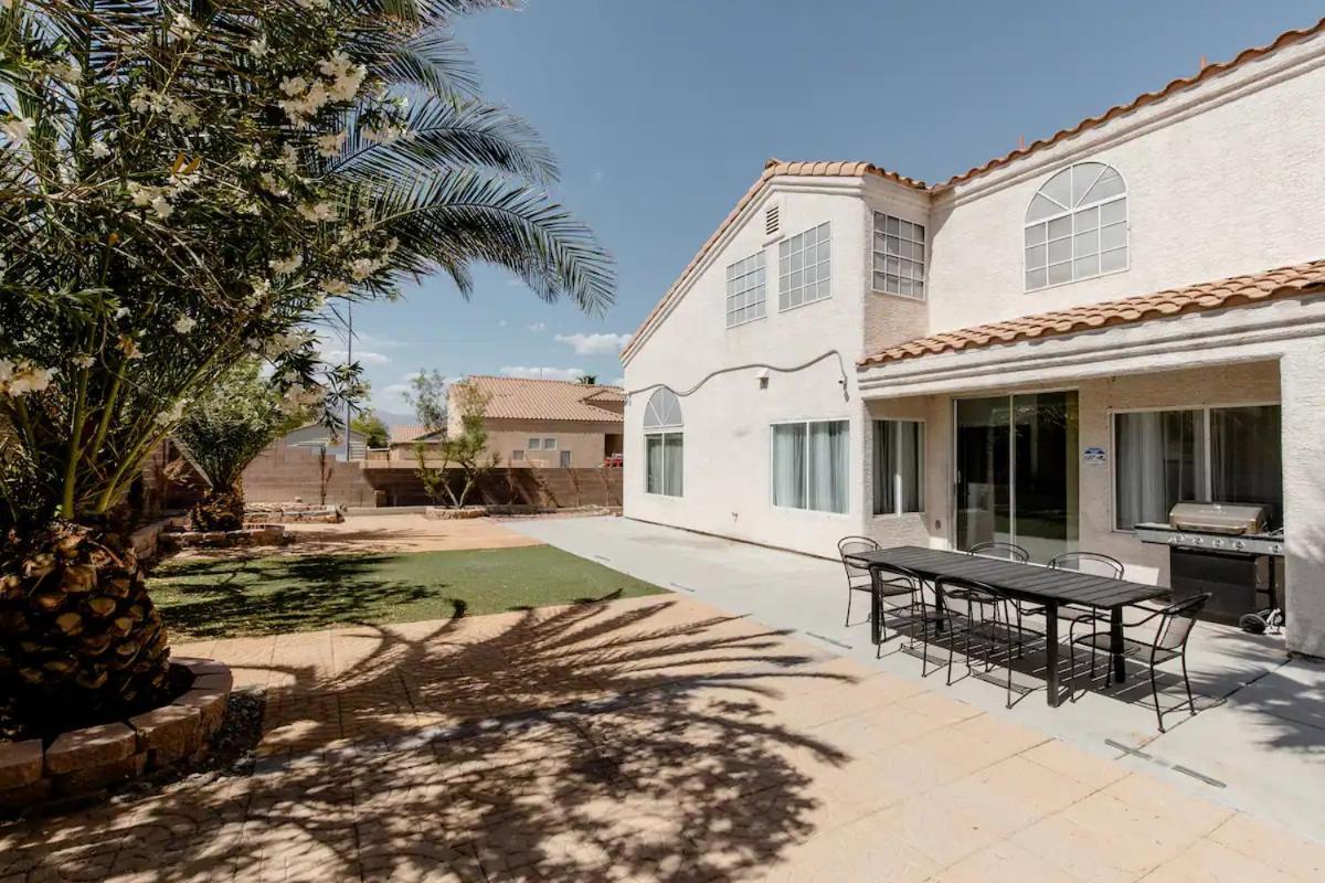 Rose Canyon- 5 Bedroom In Vegas Holiday home Las Vegas