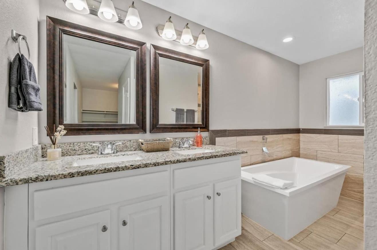 4br Vegas Gem W Pool, Close To Strip, Airport Las Vegas