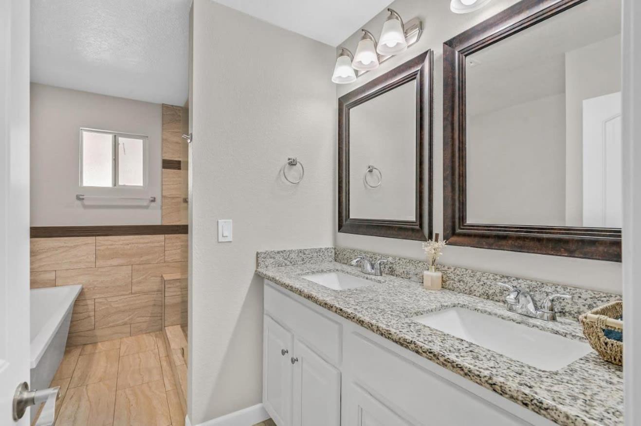 4br Vegas Gem W Pool, Close To Strip, Airport Holiday home Las Vegas