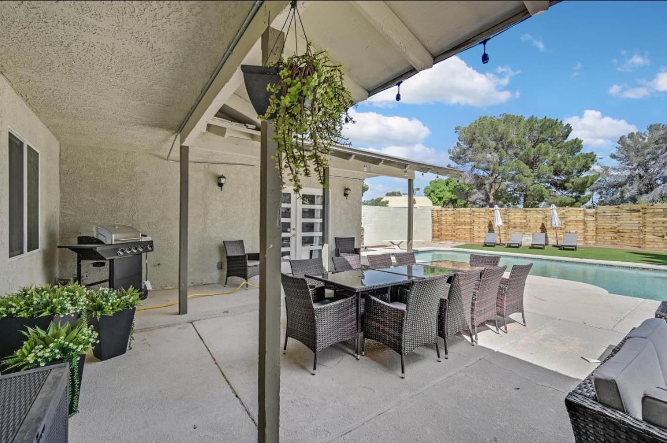 4br Vegas Gem W Pool, Close To Strip, Airport Holiday home Las Vegas