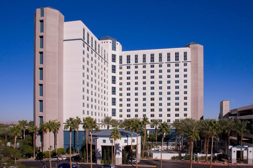 Spacious 1 Bedroom Near The Vegas Convention Center * Las Vegas
