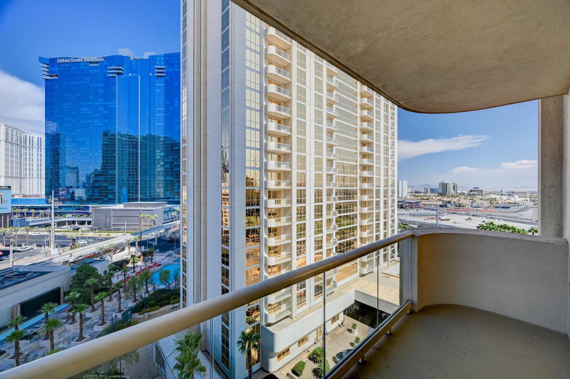 Amethyst Ii Balcony Strip View Mgm Signature * Las Vegas