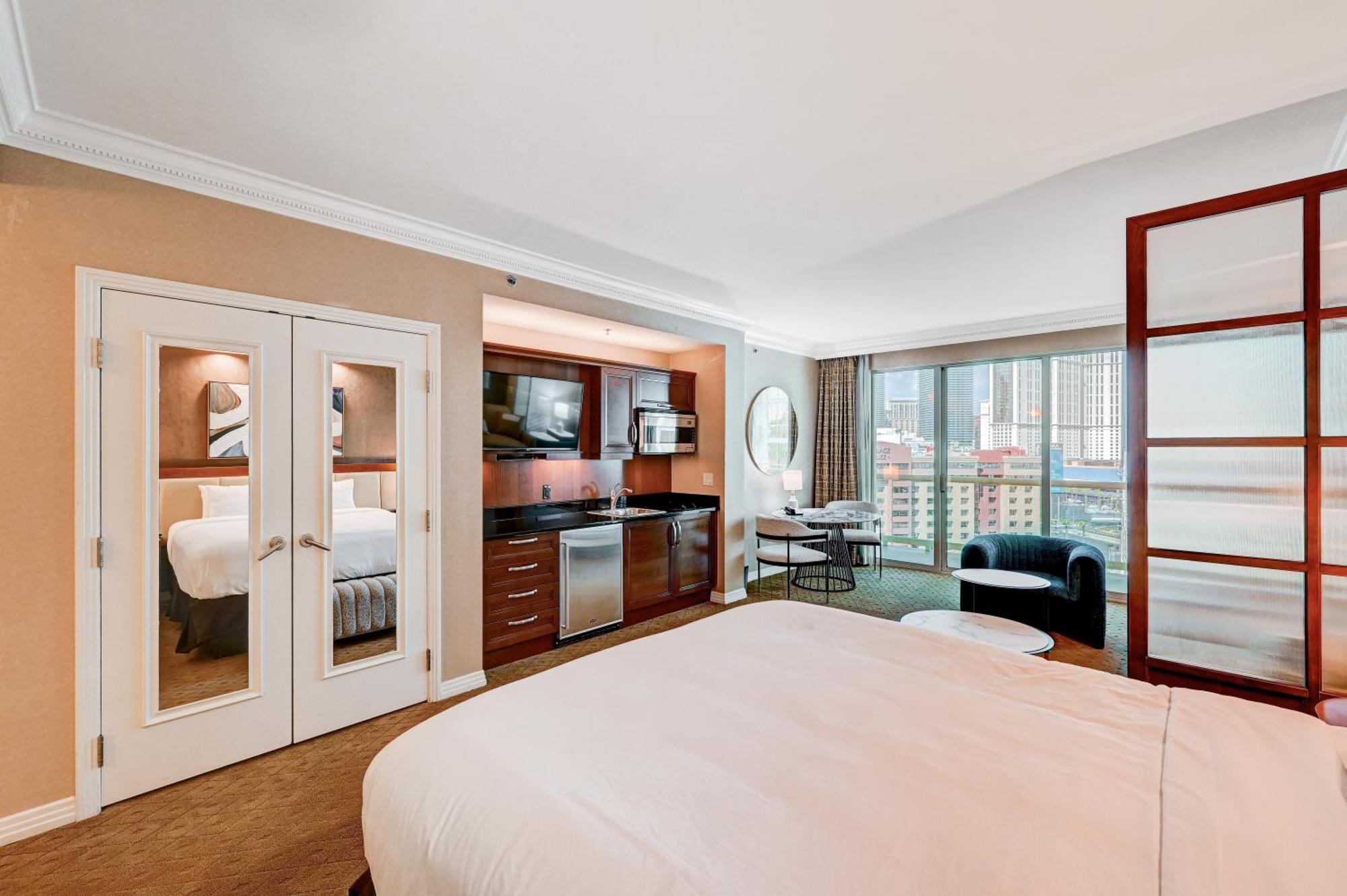 Aparthotel Amethyst Mgm Signature Strip View Balcony