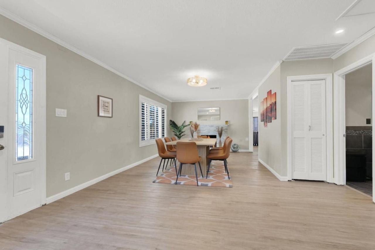 Spacious 4br Den With Pool, Jacuzzi, Bbq, Near Strip Holiday home *