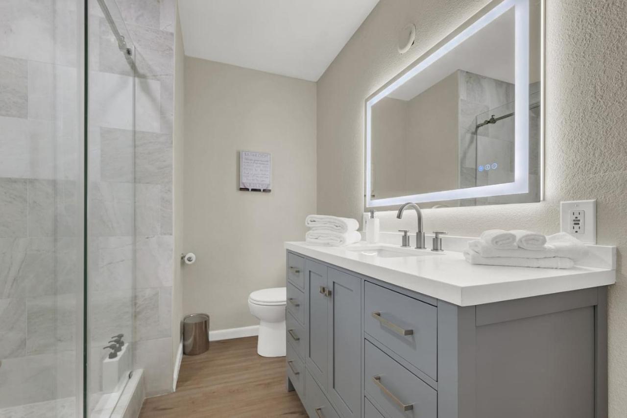 Spacious 4br Den With Pool, Jacuzzi, Bbq, Near Strip Holiday home Las Vegas