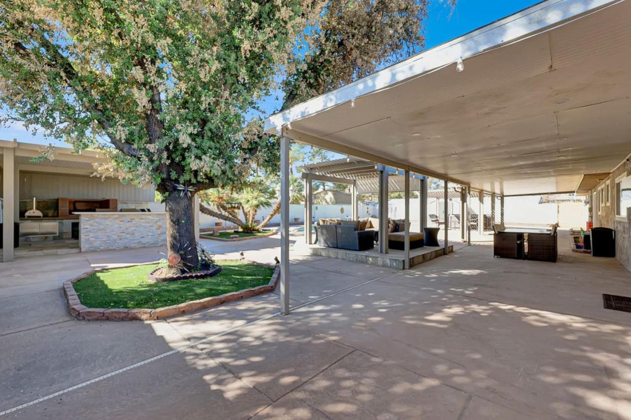 Spacious 4br Den With Pool, Jacuzzi, Bbq, Near Strip Holiday home Las Vegas