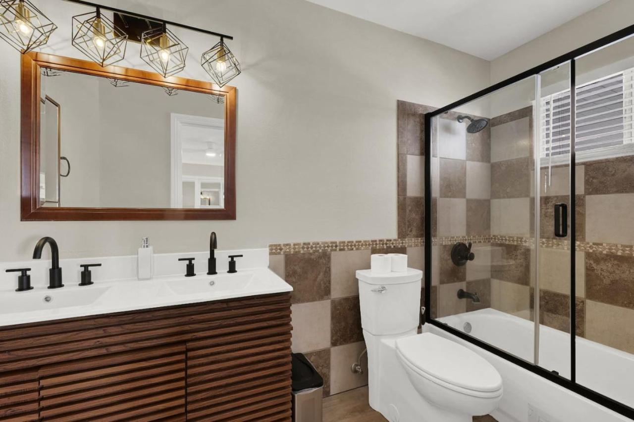 Spacious 4br Den With Pool, Jacuzzi, Bbq, Near Strip