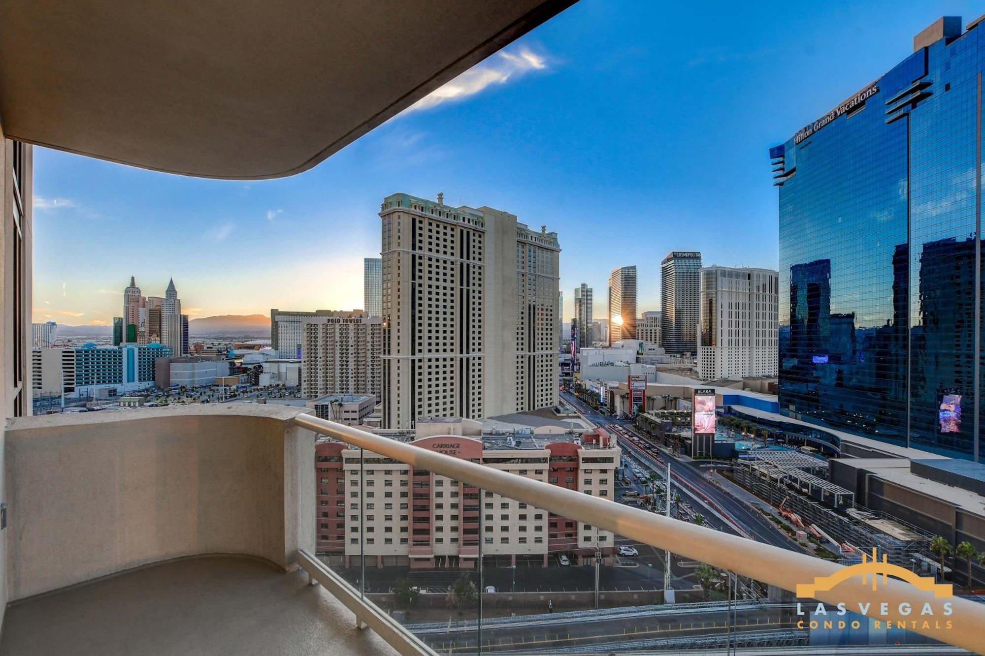 Holiday home Mgm Signature-17-801 1br2ba F1 Strip View Balcony
