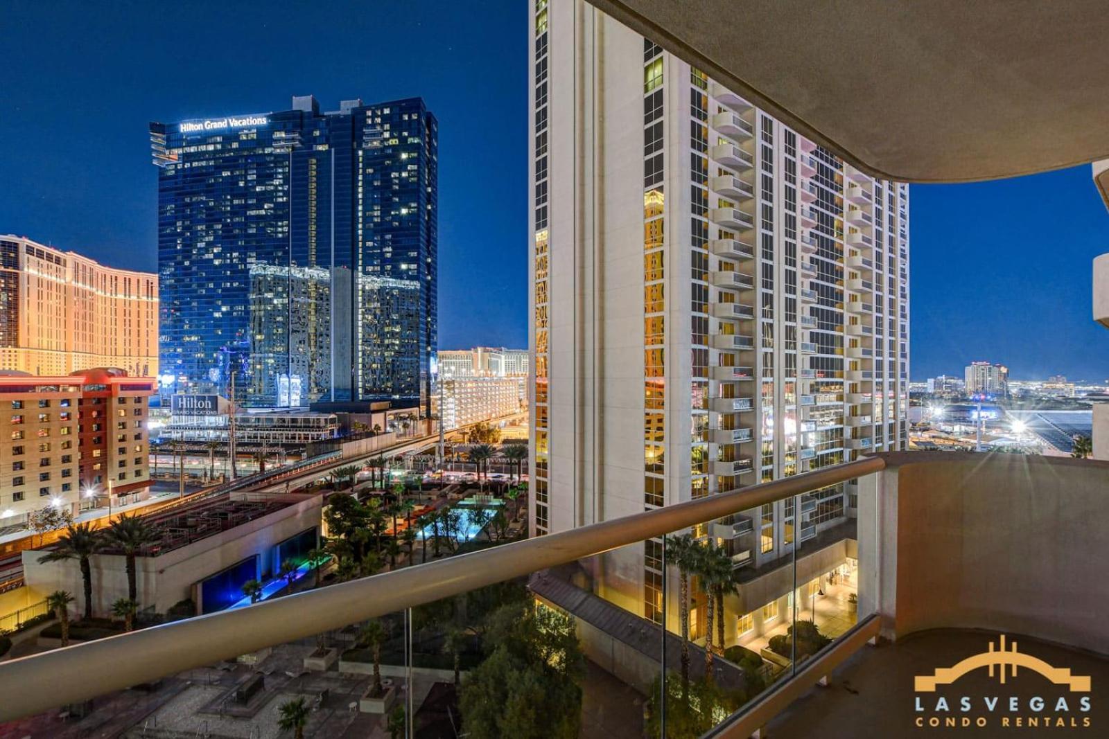 Mgm Signature-07-707 Strip View Balcony