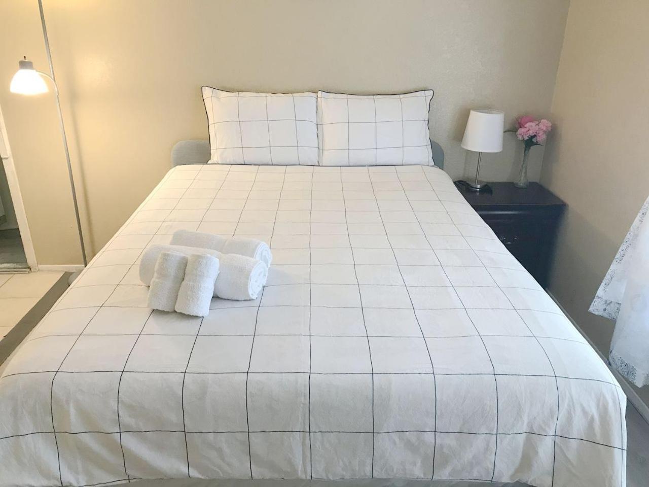 Independent Bedroom With Private Bathroom#2 Guest house *