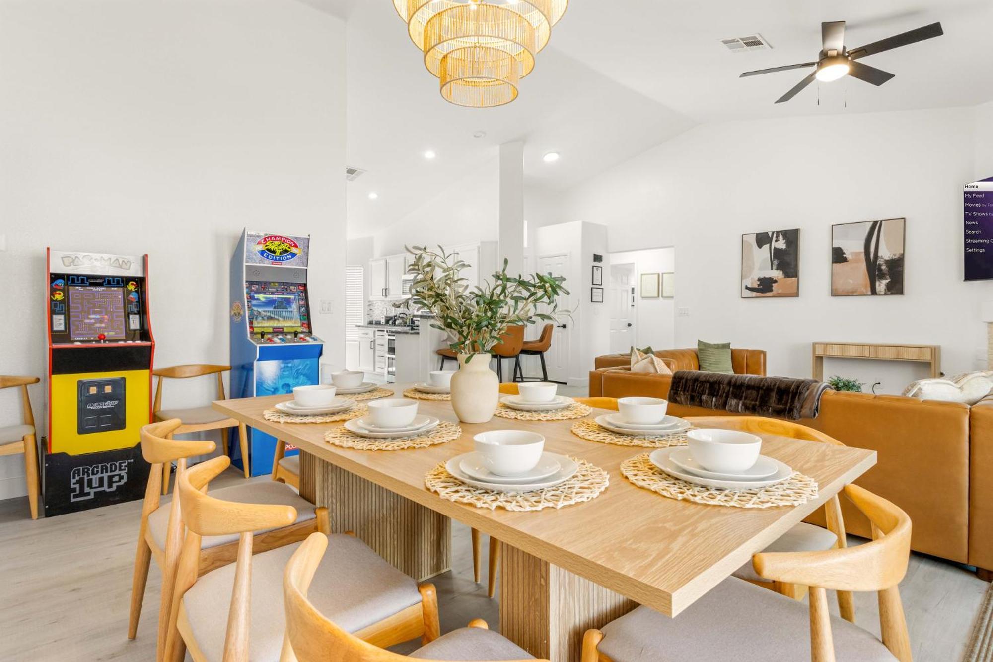 Spacious 5 Bedroom House With Heated Pool And Jacuzzi Holiday home