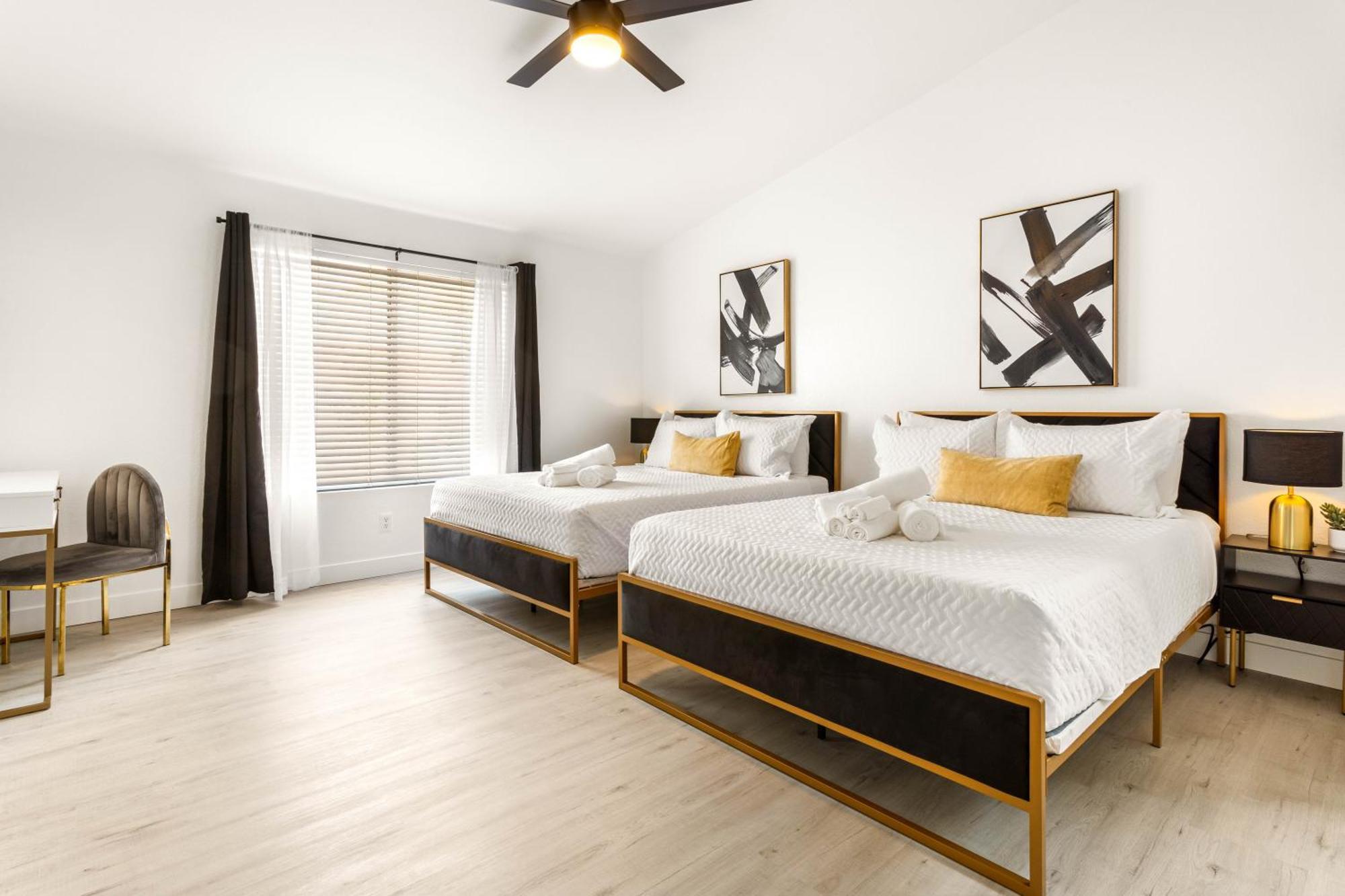Holiday home Spacious 5 Bedroom House With Heated Pool And Jacuzzi Las Vegas