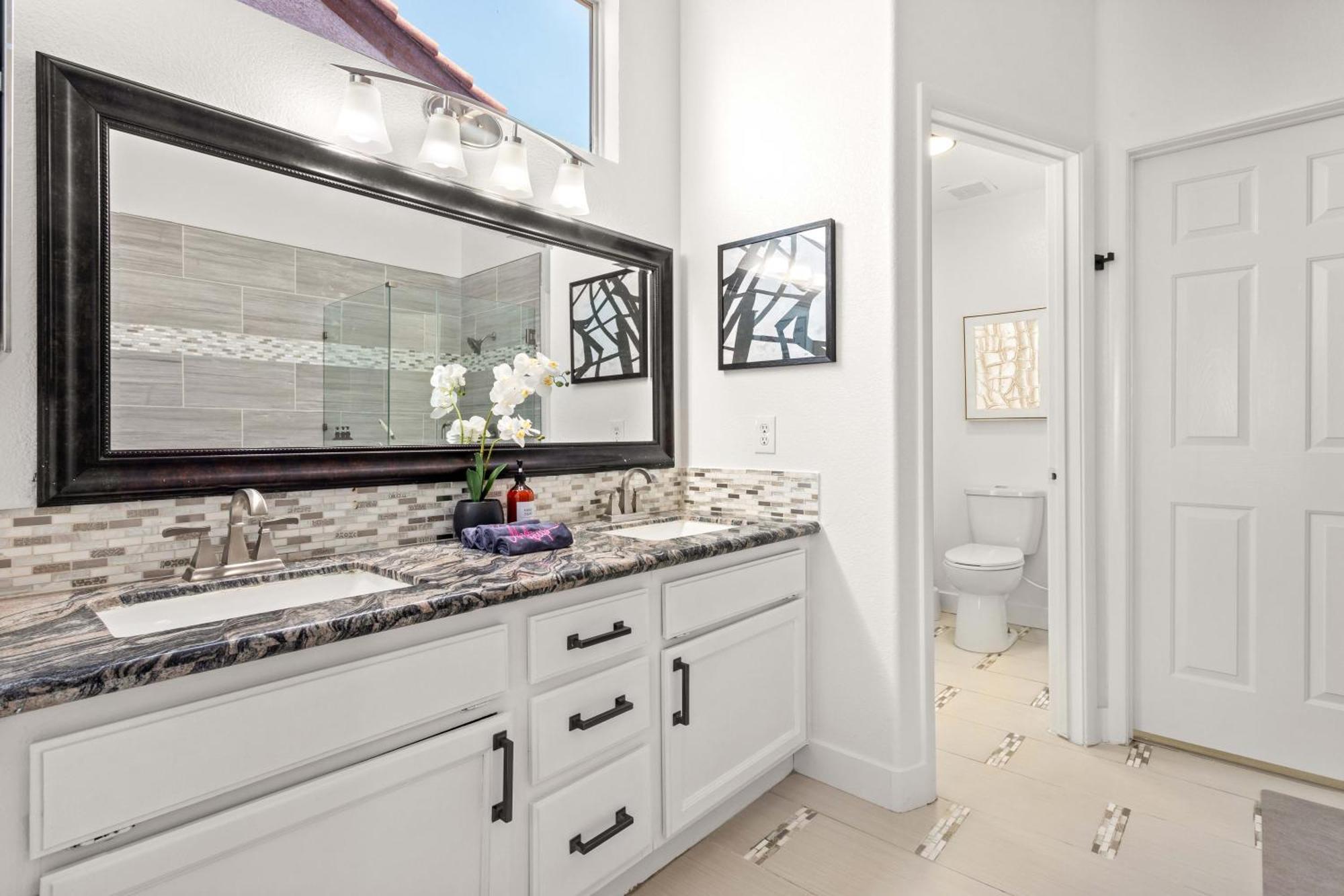 Spacious 5 Bedroom House With Heated Pool And Jacuzzi Las Vegas
