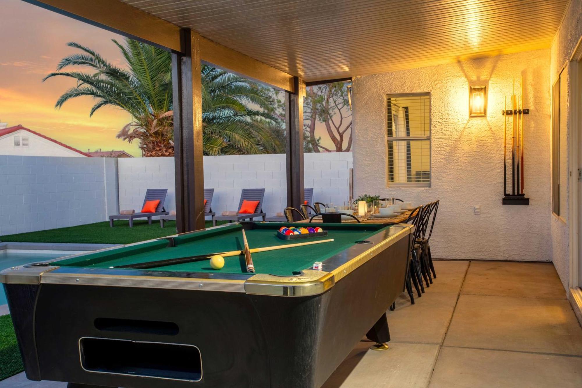 Holiday home Spacious 5 Bedroom House With Heated Pool And Jacuzzi