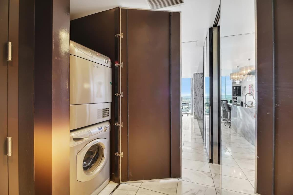 Apartment 1 Bedroom Luxury On 35 Floor With Amazing Strip Views *