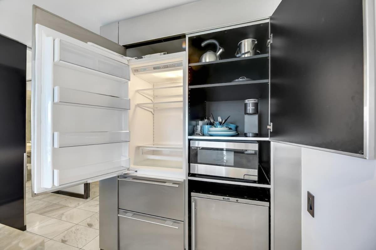 Apartment 1 Bedroom Luxury On 35 Floor With Amazing Strip Views *