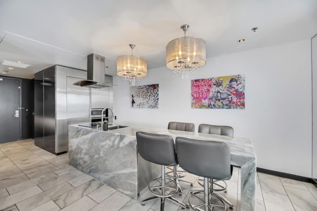 1 Bedroom Luxury On 35 Floor With Amazing Strip Views Apartment *