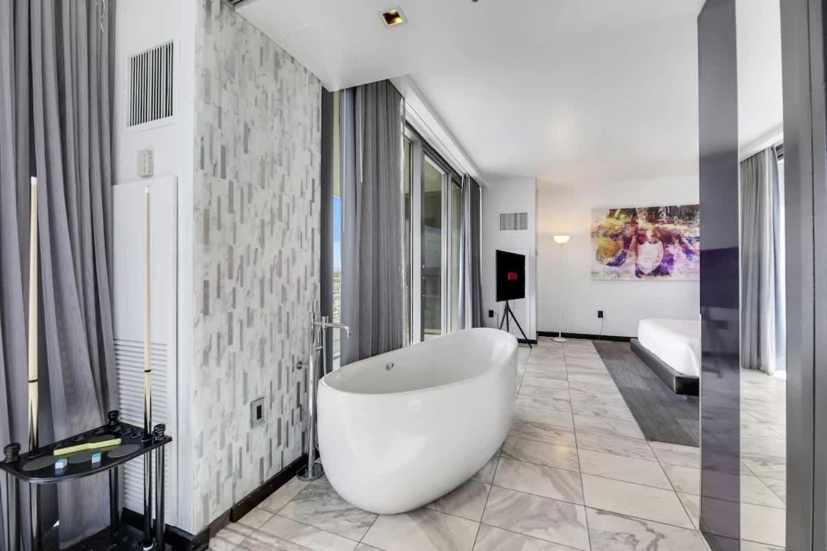 Apartment 1 Bedroom Luxury On 35 Floor With Amazing Strip Views *