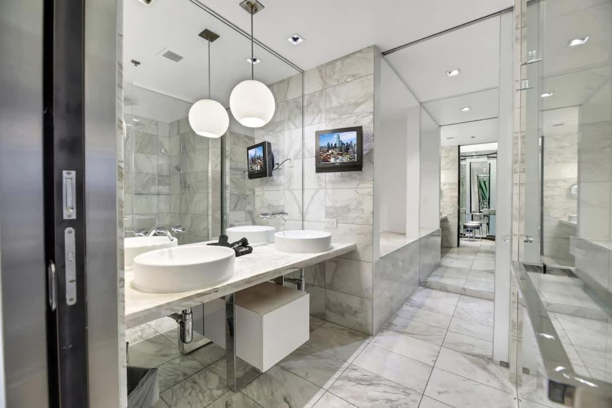 1 Bedroom Luxury On 35 Floor With Amazing Strip Views Apartment