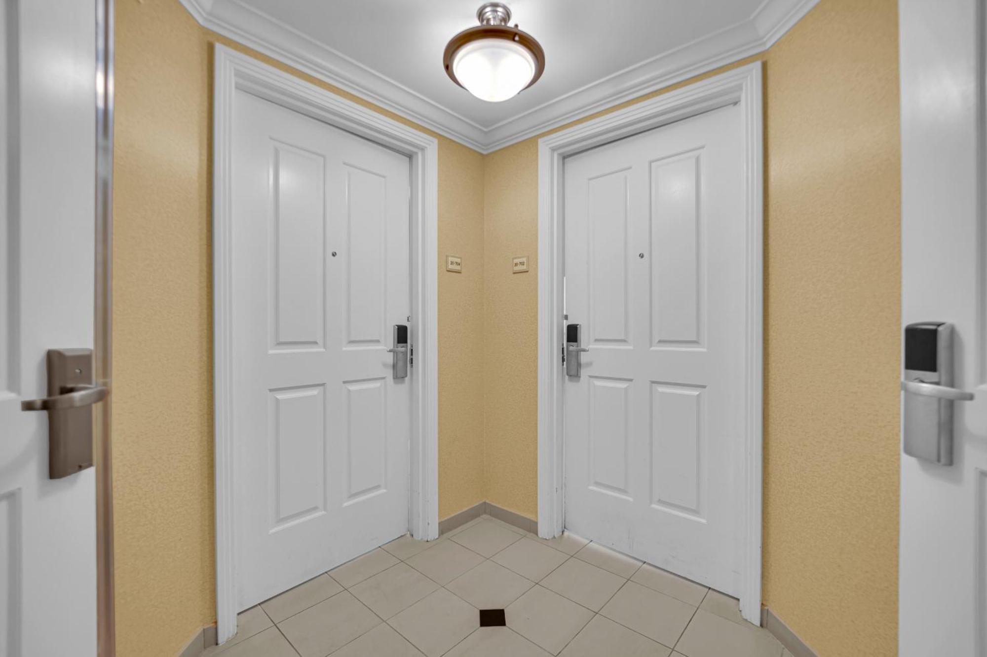 Kintsugi Retreat-condo-stripview-no Fee Hotel