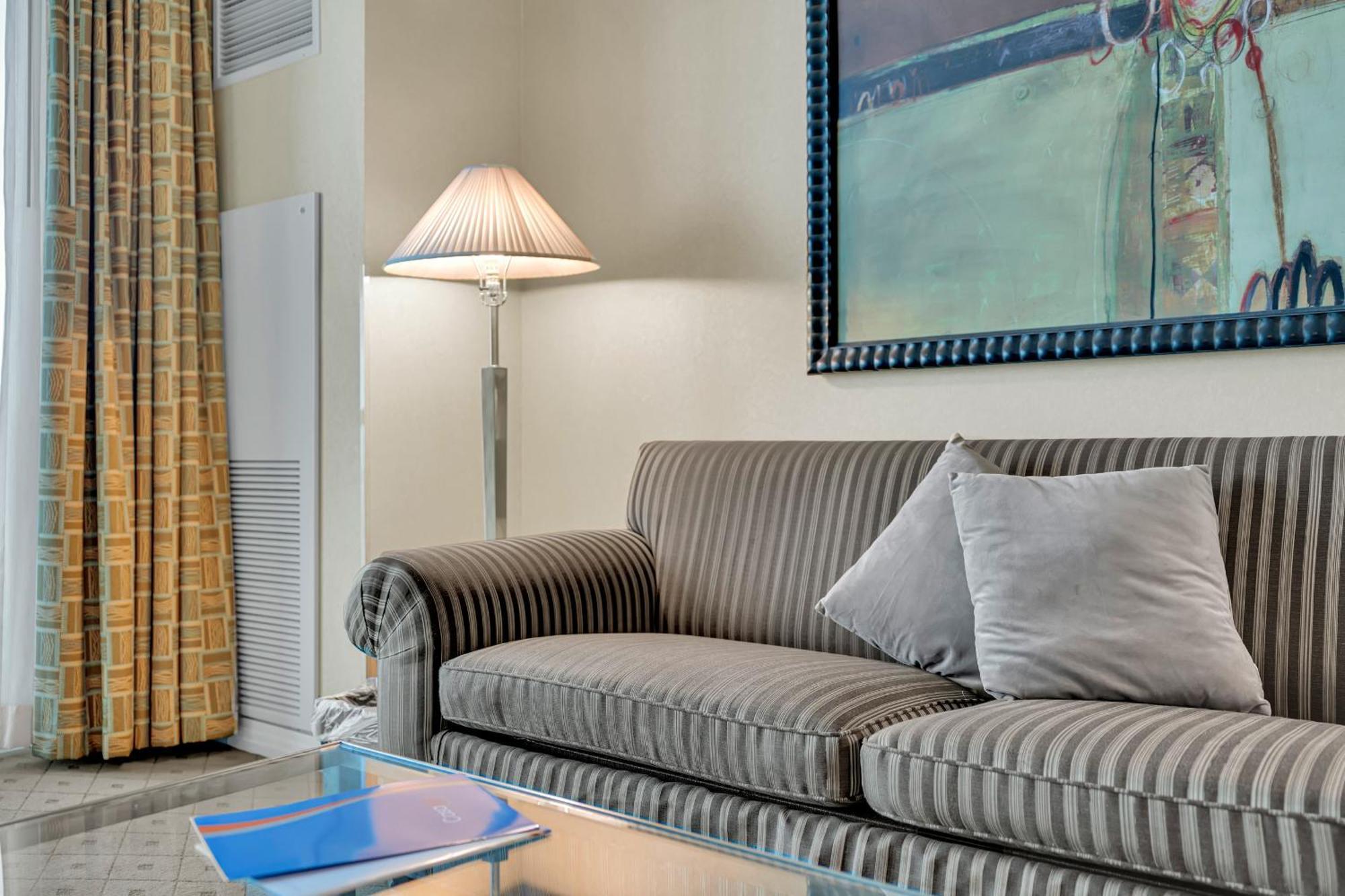 Kintsugi Retreat-condo-stripview-no Fee Hotel Las Vegas
