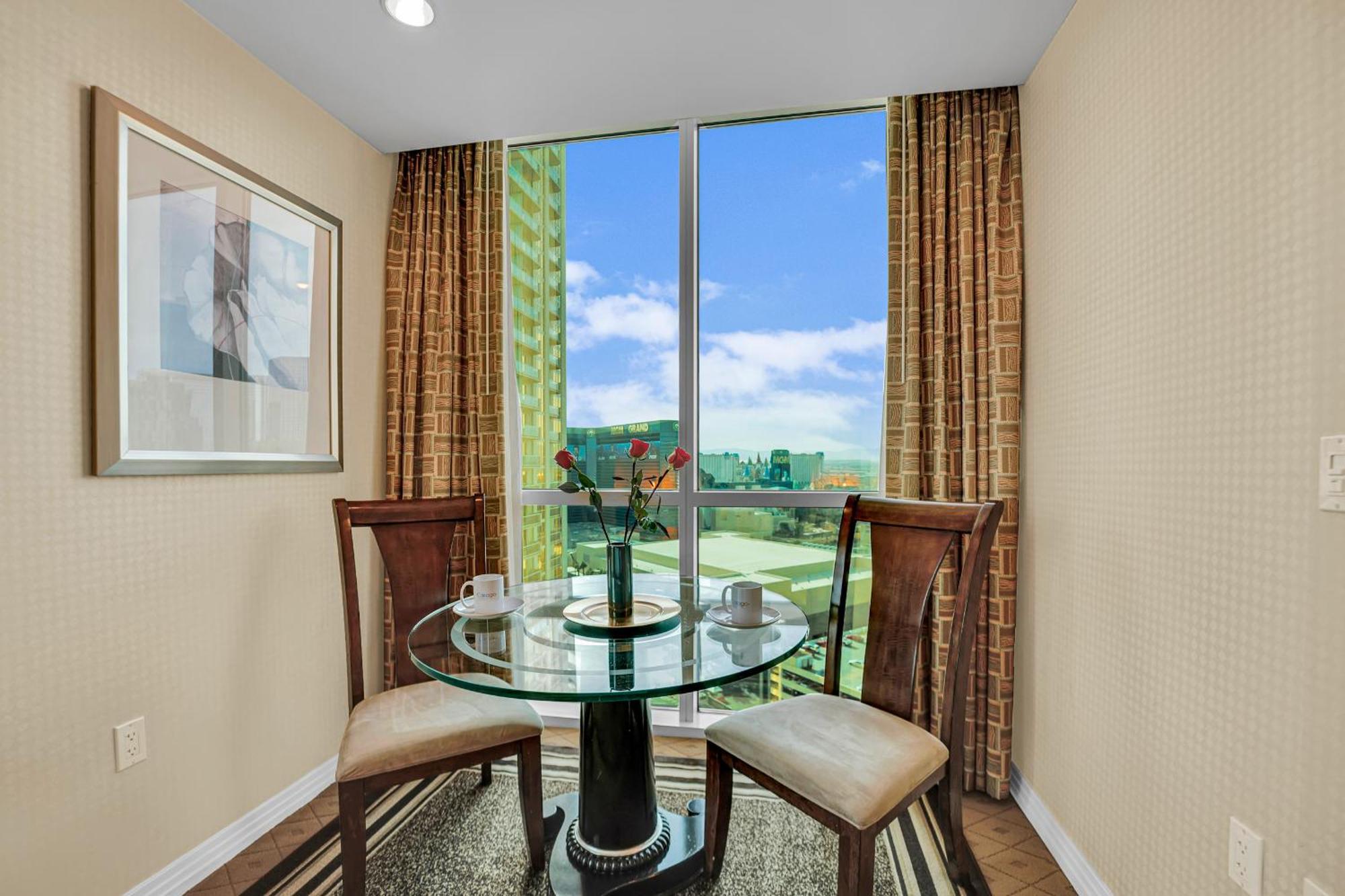 Kintsugi Retreat-condo-stripview-no Fee Hotel