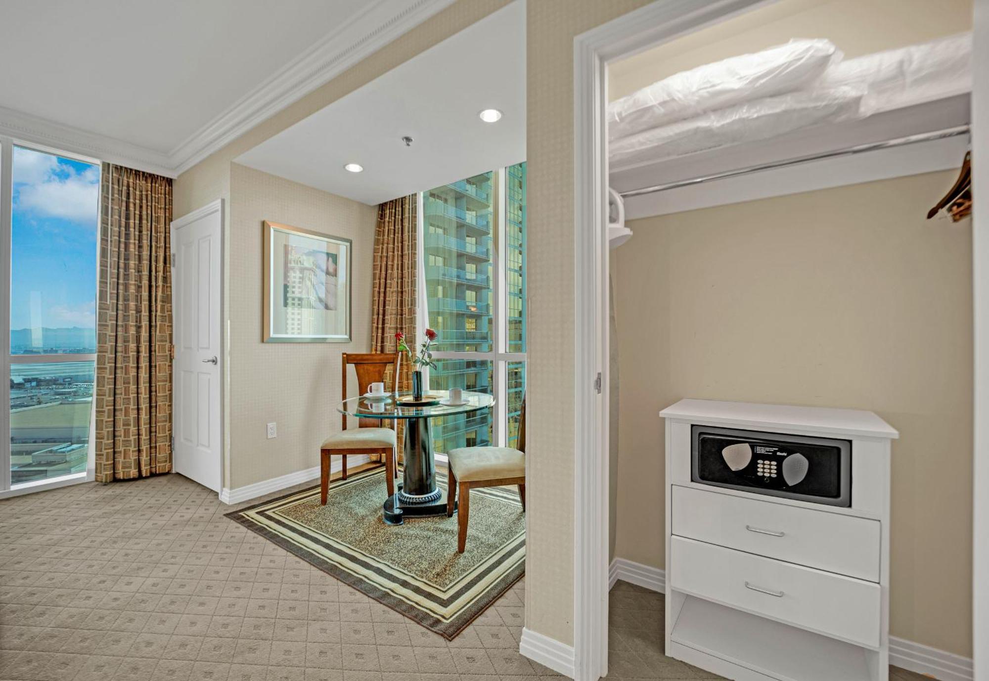 Kintsugi Retreat-condo-stripview-no Fee Hotel *
