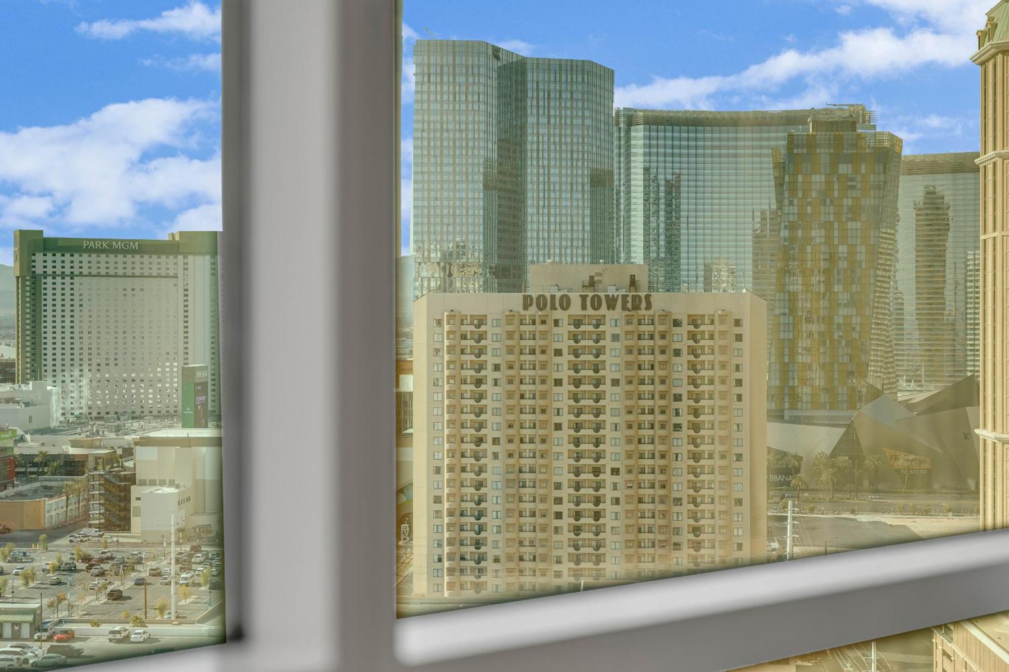Kintsugi Retreat-condo-stripview-no Fee Las Vegas