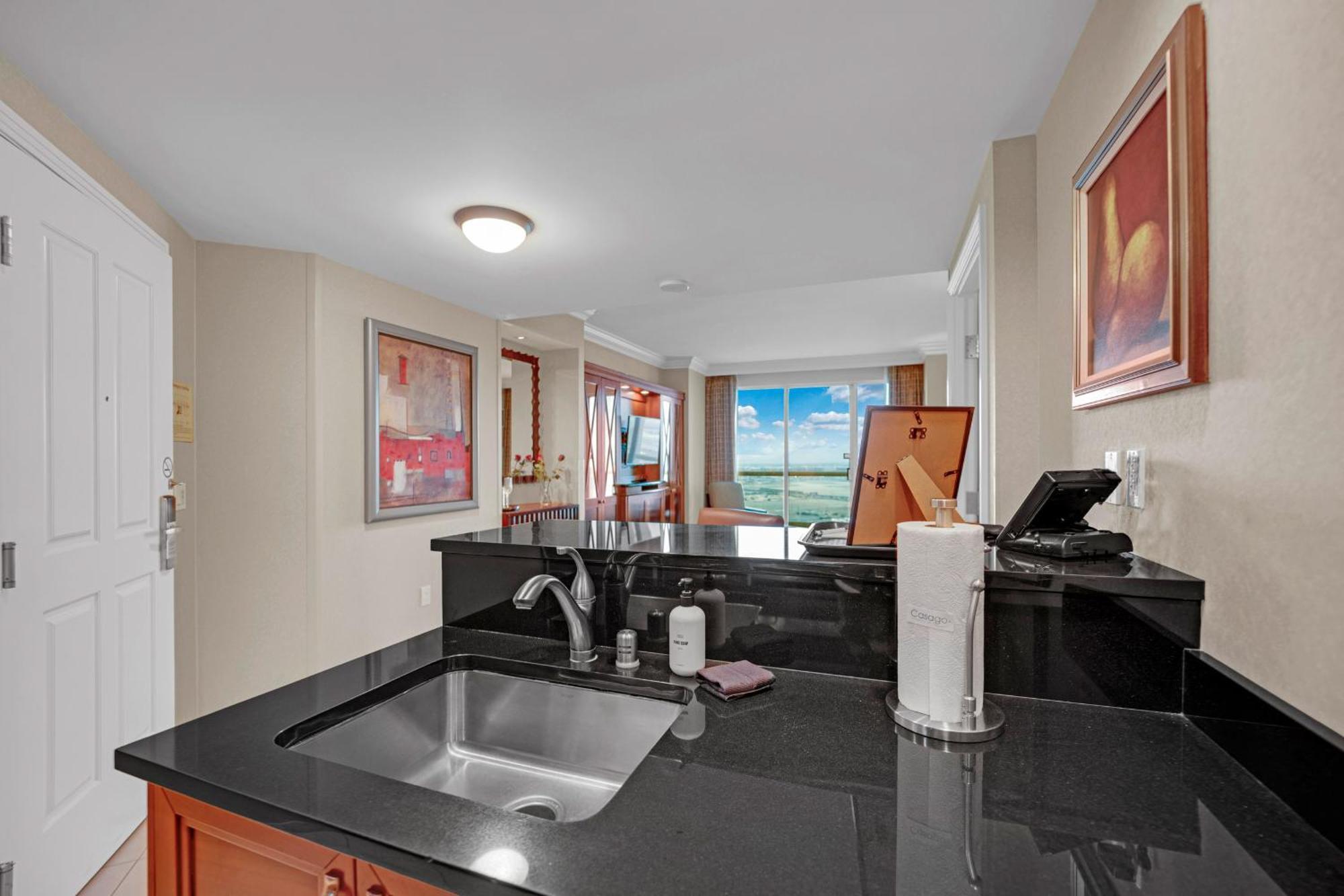 Hotel Kintsugi Retreat-condo-stripview-no Fee Las Vegas