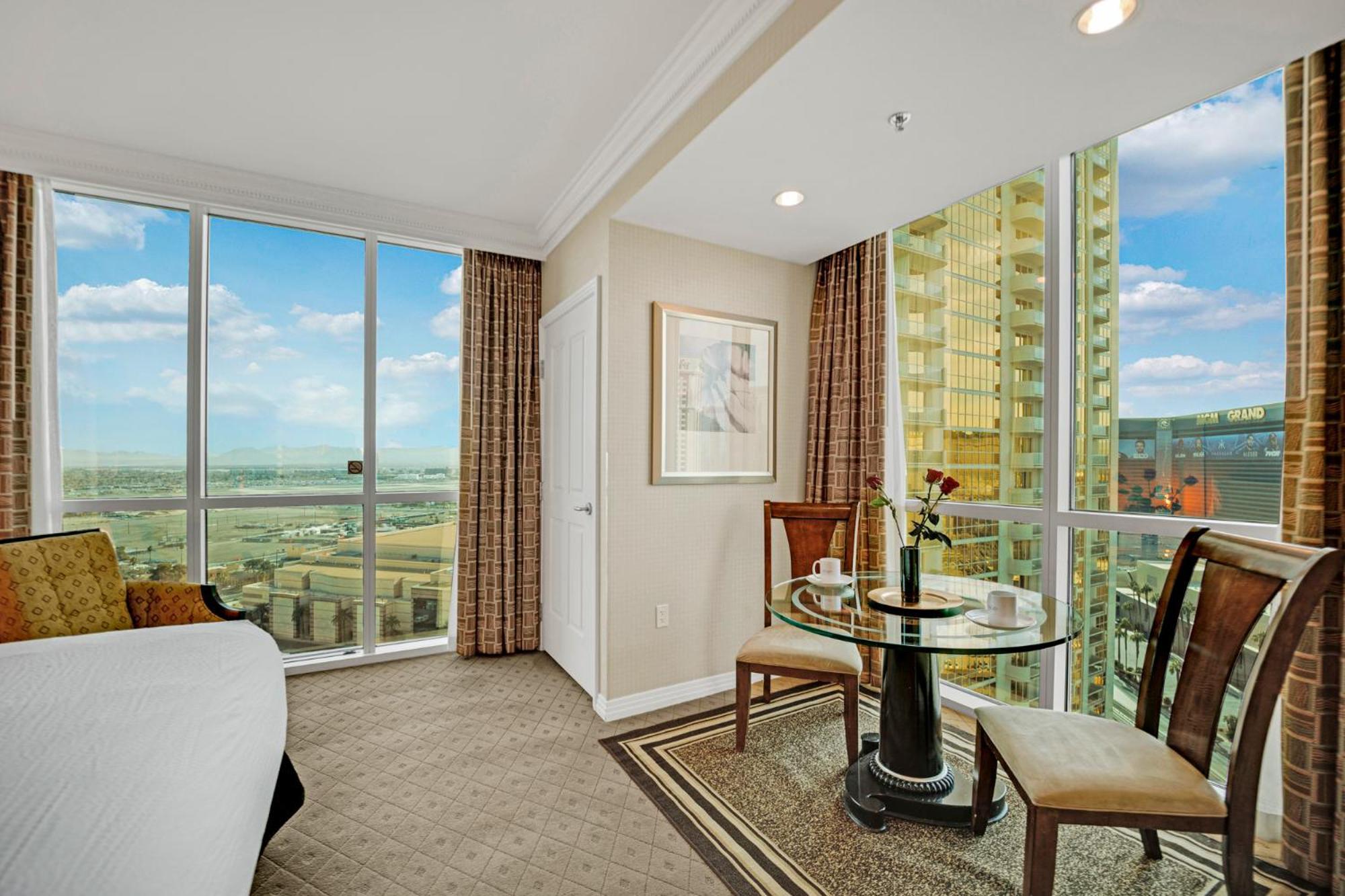 Kintsugi Retreat-condo-stripview-no Fee Hotel