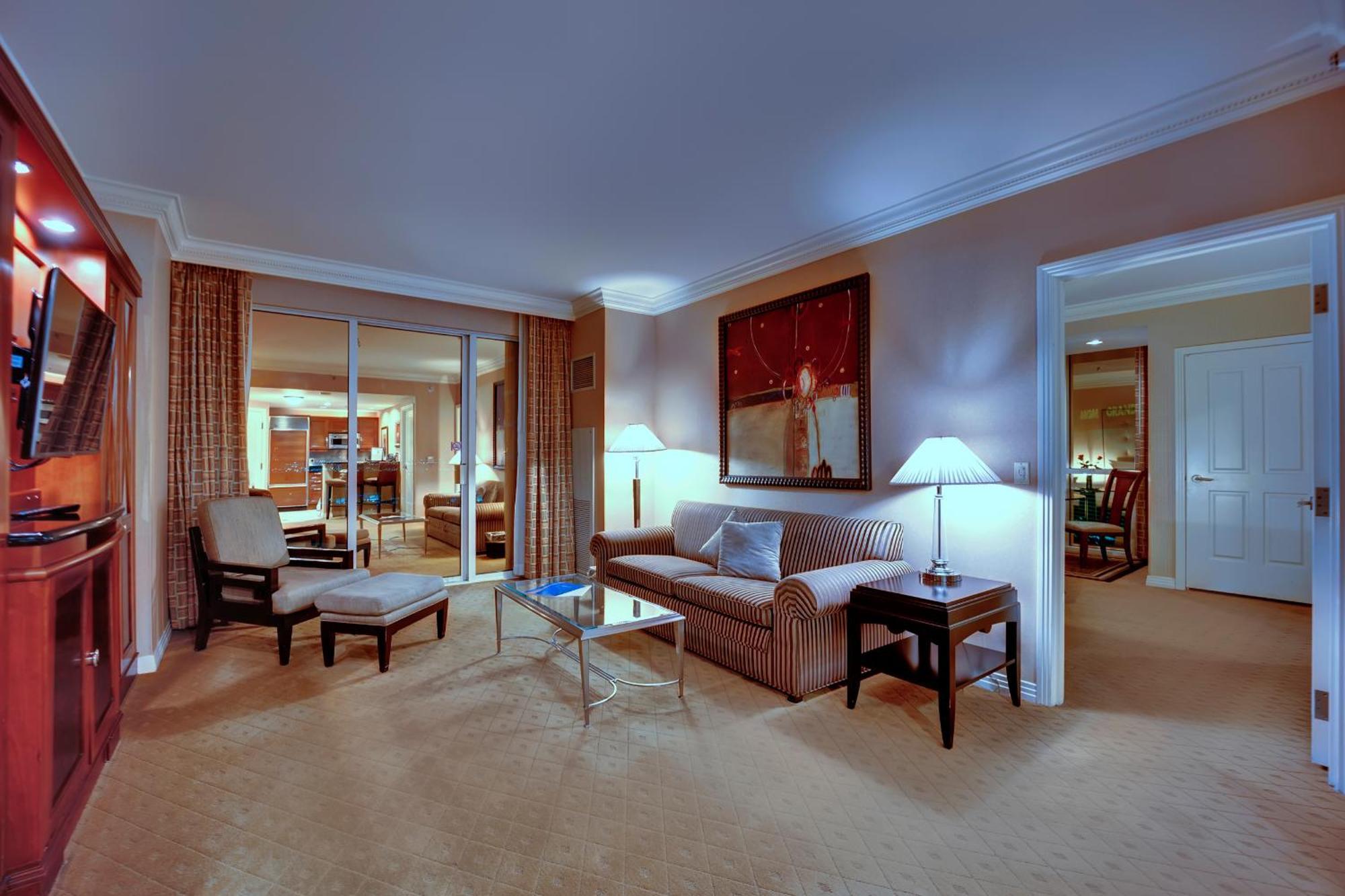 Kintsugi Retreat-condo-stripview-no Fee Hotel