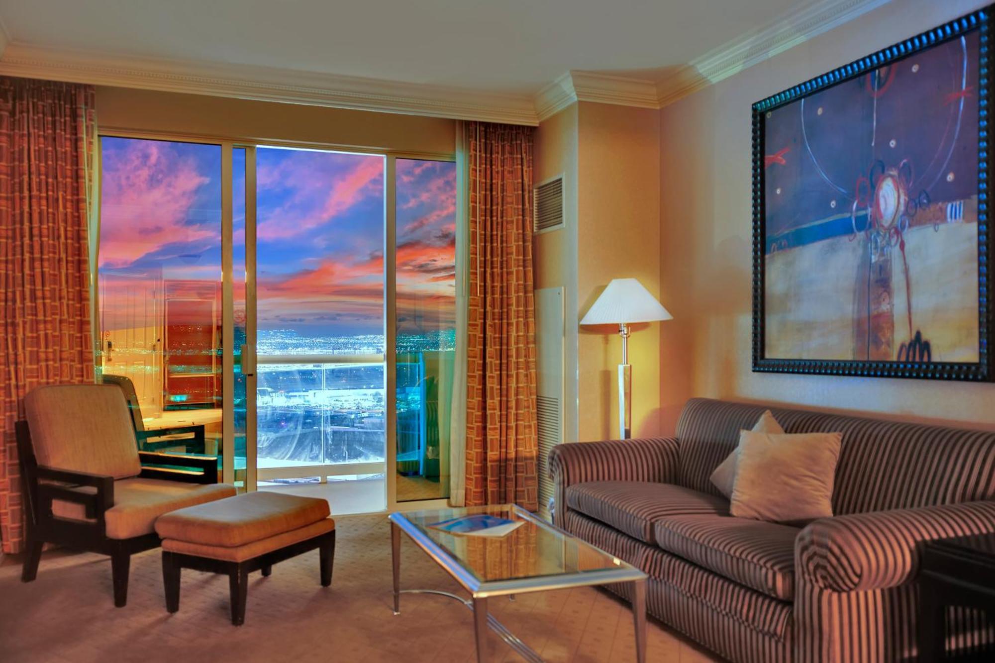 Kintsugi Retreat-condo-stripview-no Fee Hotel *