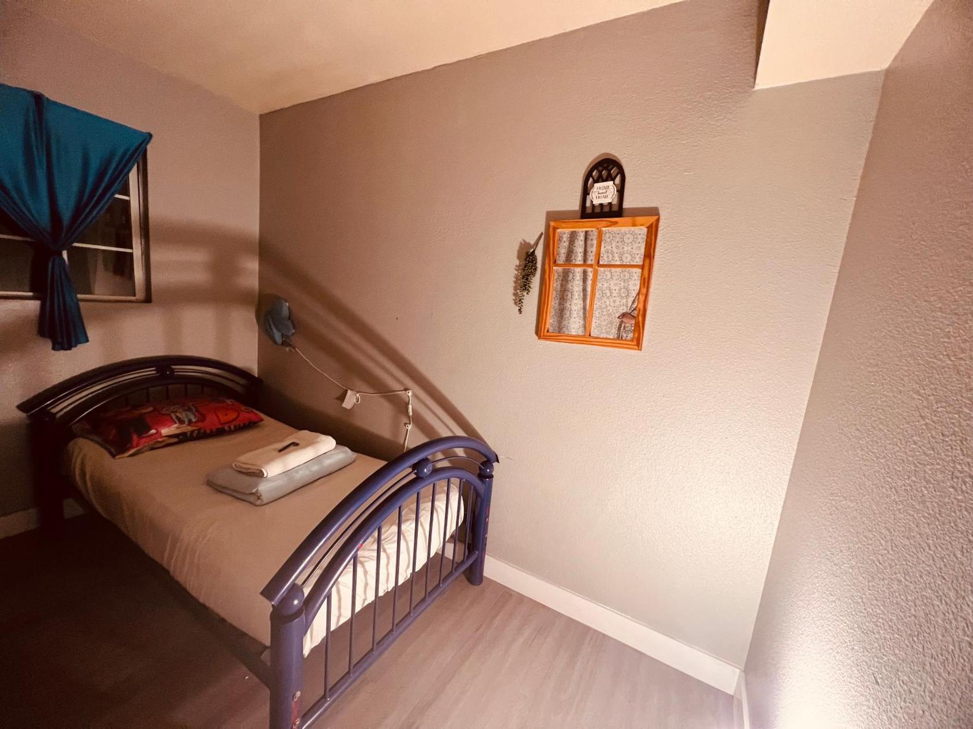 Homestay Vegas Simple Bed Share *