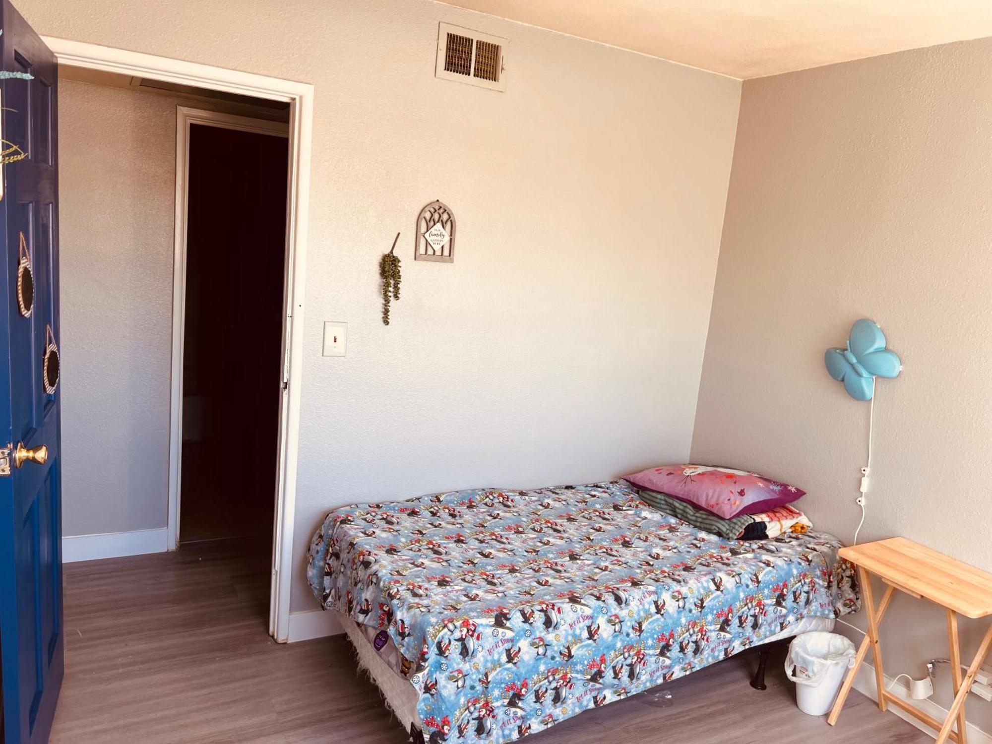 Vegas Simple Bed Share