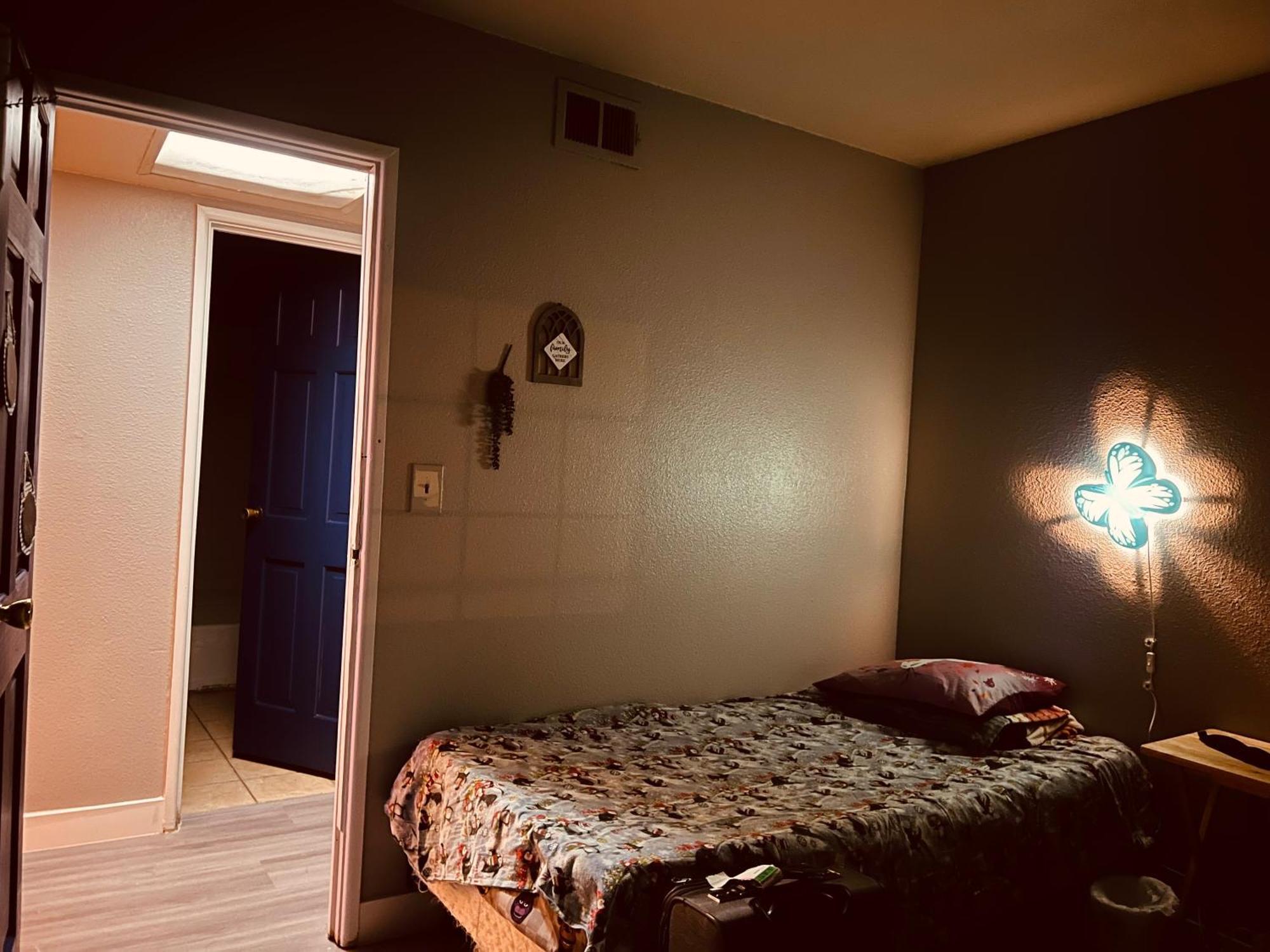 Vegas Simple Bed Share Homestay *
