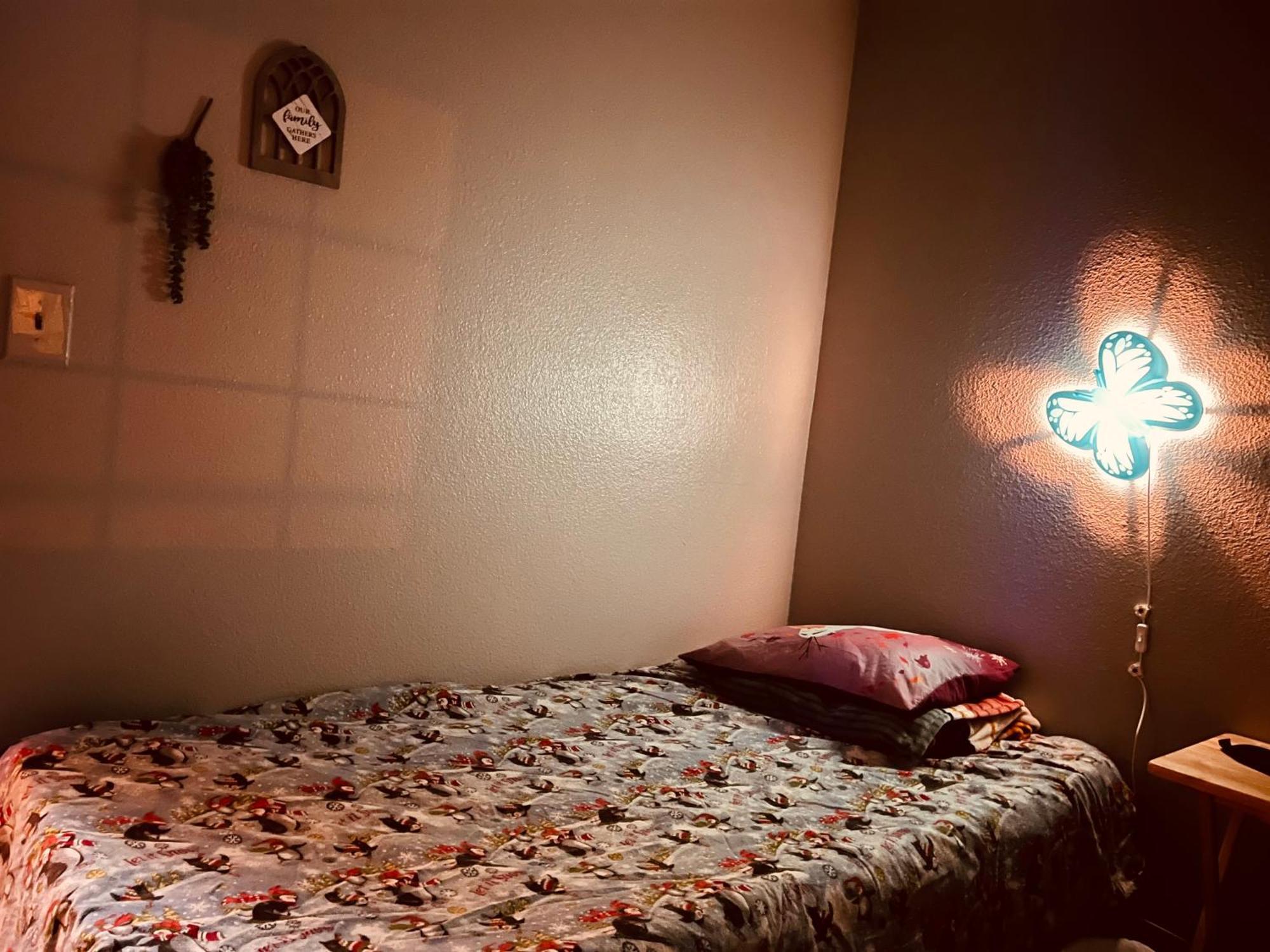 Vegas Simple Bed Share