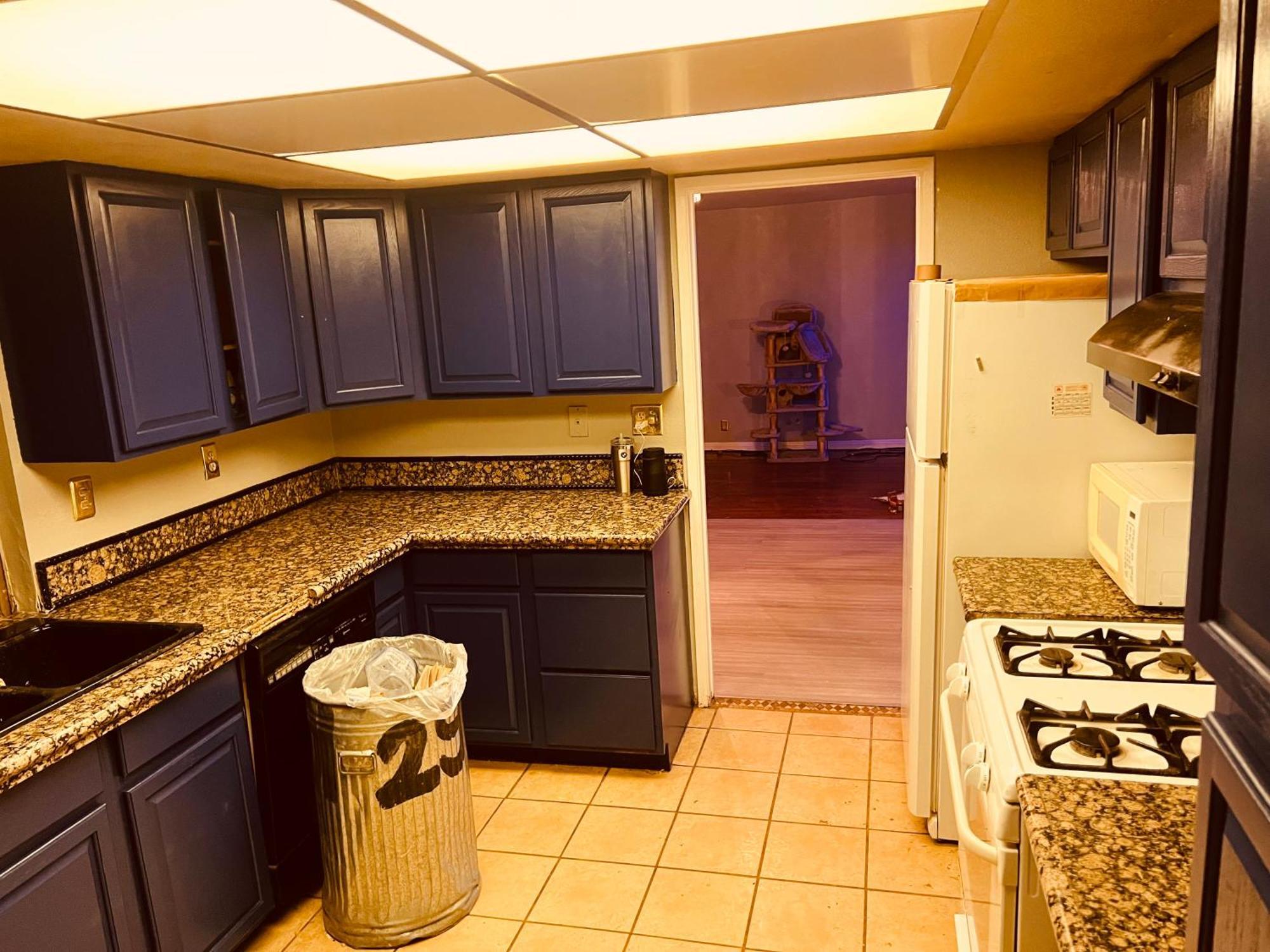 Vegas Simple Bed Share Homestay *