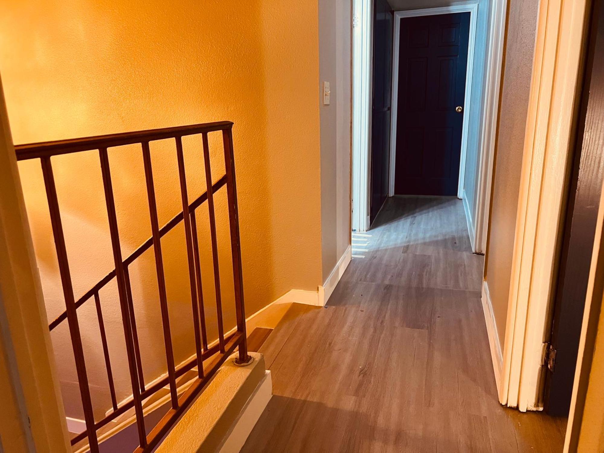 Vegas Simple Bed Share *