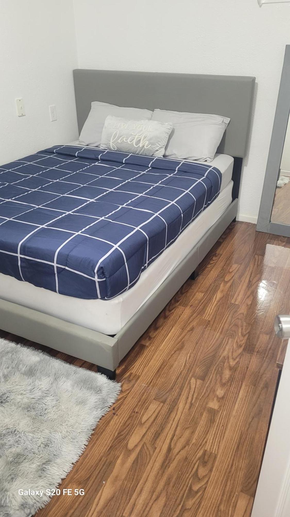 2 Bedroom Cozy Near The Strip *