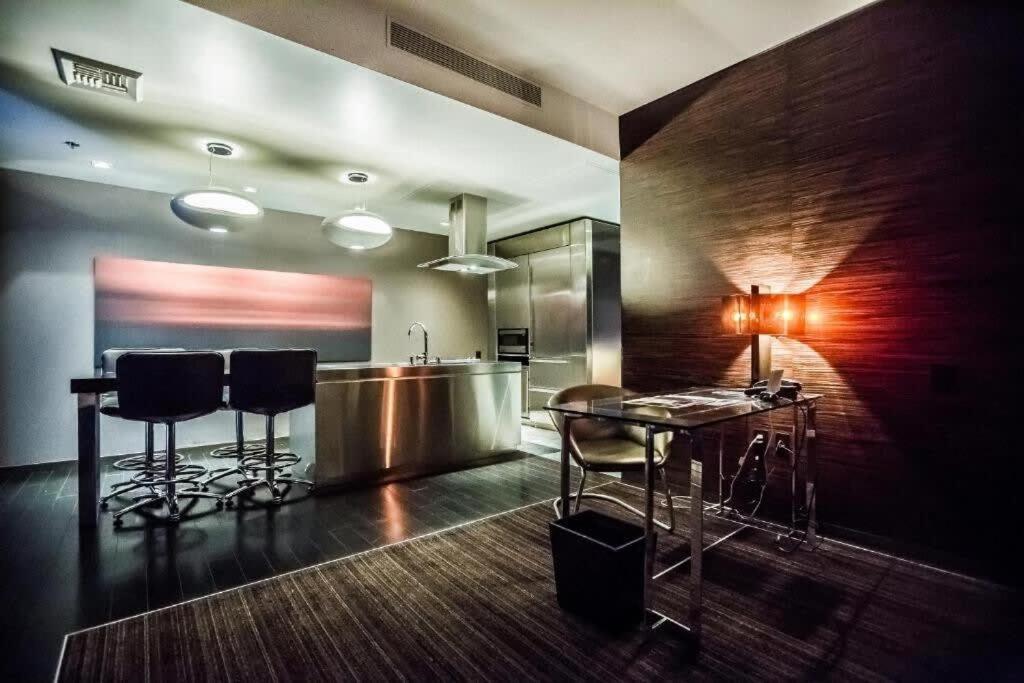 With Stunning Views Balcony Access 23303