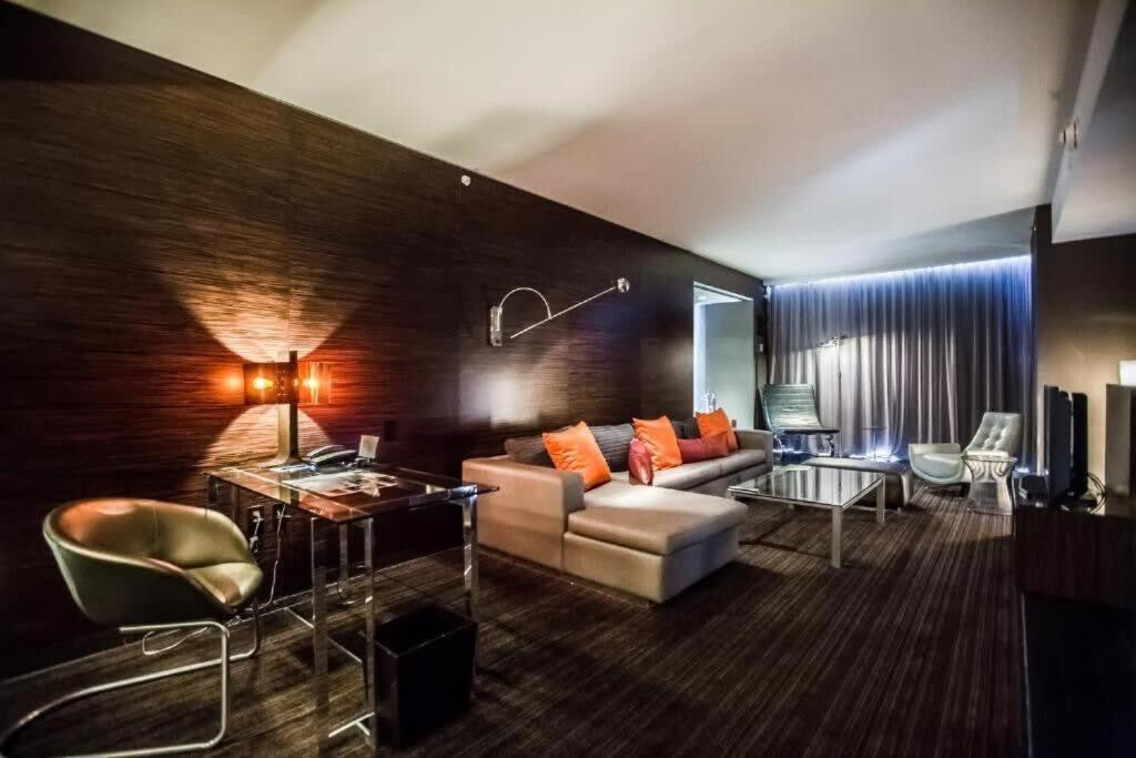 With Stunning Views Balcony Access 23303 Holiday home Las Vegas
